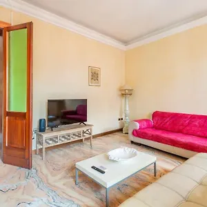 apartment-under-the-basilica-of-santandrea.it-lombardy.com/